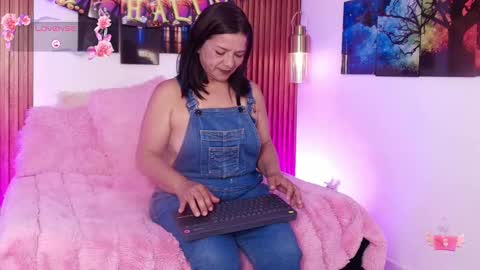 EVA GODDESS  online show from October 14, 2025, 7:36 pm