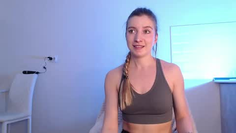 Snapshot of evahailey_ chatting on April 29, 2026, 3:54 am Eva online show from April 29, 2026, 3:54 am