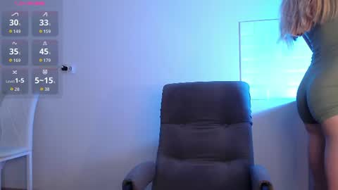 Snapshot of evahailey_ chatting on June 19, 2026, 5:01 am Eva online show from June 19, 2026, 5:01 am