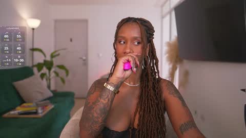 Snapshot of evajacksss_ chatting on February 2, 2025, 4:11 pm evajacksss_ online show from February 2, 2025, 4:11 pm