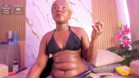 EvaJohnss online show from December 1, 2025, 2:33 pm