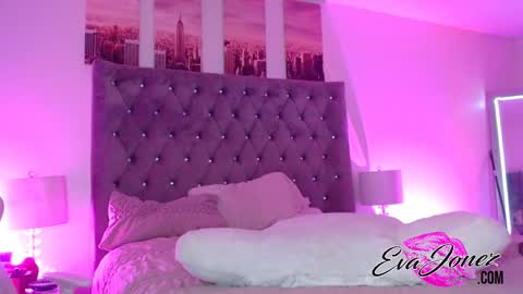 Eva online show from September 10, 2025, 7:52 am