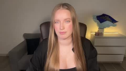 Snapshot of evajuly chatting on June 25, 2026, 9:08 pm Eva online show from June 25, 2026, 9:08 pm