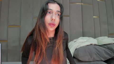 EVA online show from December 22, 2025, 3:42 pm