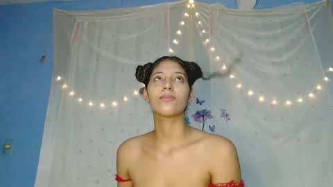 Snapshot of evaluna_horny_ chatting on December 22, 2024, 2:49 am evaluna horny  online show from December 22, 2024, 2:49 am