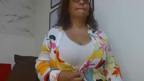 Eva Mills online show from September 22, 2025, 8:22 pm