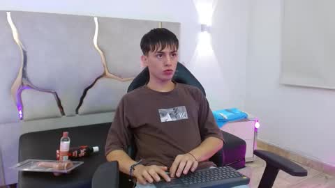 evan_tay online show from January 12, 2026, 3:01 am