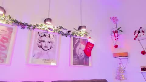 Evan voss  help me get 200 likesindependent model online show from December 15, 2025, 1:15 pm