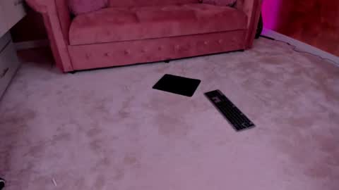 Eva online show from March 11, 2025, 10:42 pm