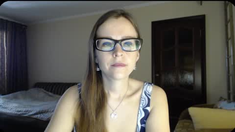 Snapshot of evangeline06 chatting on December 17, 2024, 8:34 am YourMistress online show from December 17, 2024, 8:34 am
