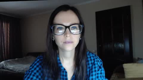 Snapshot of evangeline06 chatting on October 15, 2025, 8:58 am YourMistress online show from October 15, 2025, 8:58 am