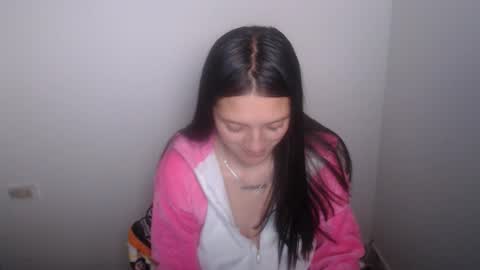 eva  online show from May 18, 2026, 3:24 am