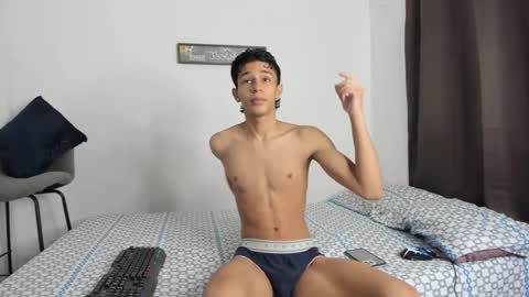 Snapshot of evans_collins24 chatting on February 28, 2025, 7:35 pm Evans collins24 online show from February 28, 2025, 7:35 pm