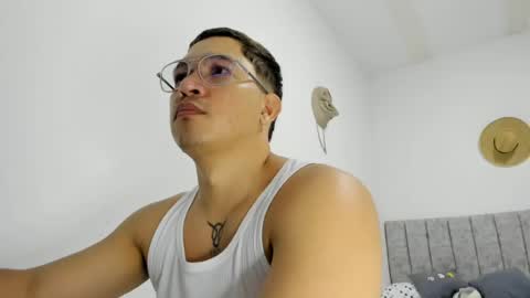 Snapshot of evanss_king chatting on July 15, 2026, 6:07 am Mateo and Valerio online show from July 15, 2026, 6:07 am