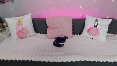 Adelina online show from June 15, 2026, 4:47 am