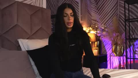 EvaRhea online show from April 15, 2026, 2:51 am