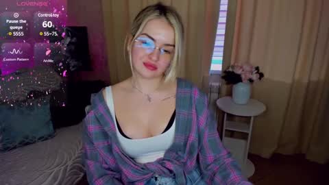 EvaRider online show from March 9, 2025, 11:58 am