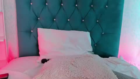 EVARITZ online show from March 8, 2025, 10:00 am