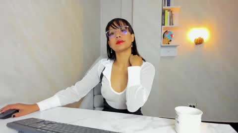 Eva Rmirezz online show from May 21, 2026, 12:23 pm