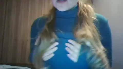 evasapples2026 online show from April 3, 2026, 10:08 pm