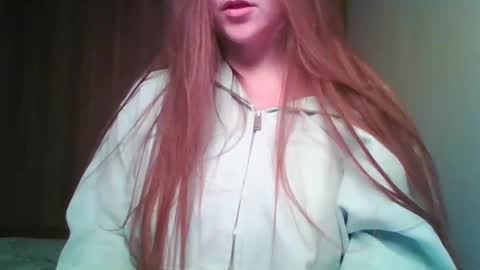 Snapshot of evasapples2026 chatting on April 21, 2026, 7:50 pm evasapples2026 online show from April 21, 2026, 7:50 pm