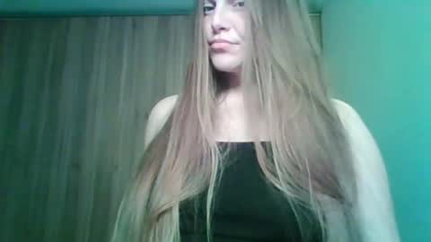 Snapshot of evasapples2026 chatting on April 29, 2026, 11:22 pm evasapples2026 online show from April 29, 2026, 11:22 pm