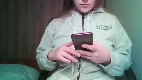 Snapshot of evasapples2026 chatting on May 10, 2026, 4:56 pm evasapples2026 online show from May 10, 2026, 4:56 pm