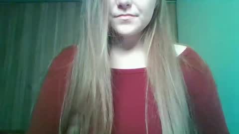 Snapshot of evasapples2026 chatting on May 13, 2026, 7:55 pm evasapples2026 online show from May 13, 2026, 7:55 pm