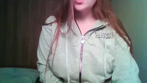 Snapshot of evasapples2026 chatting on May 21, 2026, 9:55 pm evasapples2026 online show from May 21, 2026, 9:55 pm