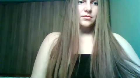 Snapshot of evasapples2026 chatting on May 24, 2026, 8:03 pm evasapples2026 online show from May 24, 2026, 8:03 pm
