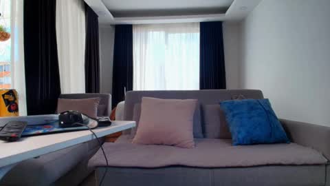  EVA LUNA online show from December 14, 2025, 7:40 pm