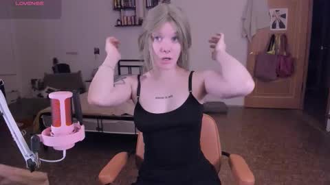      online show from December 5, 2025, 3:20 pm