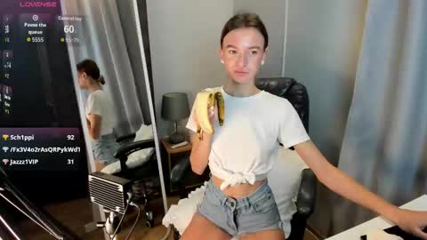 Snapshot of evatoniz chatting on November 9, 2025, 1:59 am Eva online show from November 9, 2025, 1:59 am