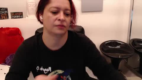 Eva Twiss online show from May 17, 2026, 6:37 pm
