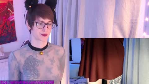 Vivi online show from November 25, 2025, 9:04 pm