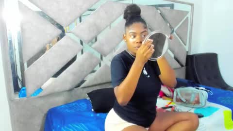 Eva And Emmanuel online show from March 18, 2026, 1:03 pm