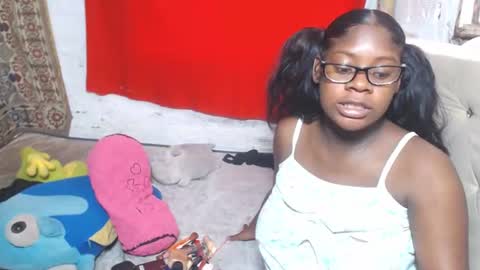 Snapshot of evaxemma chatting on July 21, 2026, 1:57 pm Eva And Emmanuel online show from July 21, 2026, 1:57 pm