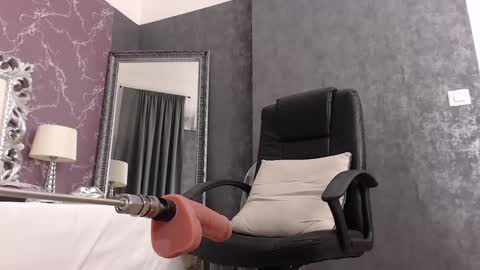 Eva online show from December 7, 2024, 7:32 pm