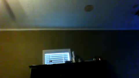 Snapshot of eve1luvsray chatting on May 12, 2026, 12:19 am eve1luvsray online show from May 12, 2026, 12:19 am