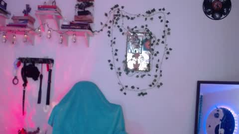 Eve Blue  friends. IG eve blue77 TW EveBlue 1 OF eveblue7 online show from October 7, 2025, 12:30 am