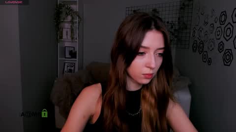 eve rose  online show from October 8, 2025, 12:47 pm