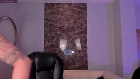 Snapshot of evebenson chatting on October 15, 2025, 12:27 pm Eve online show from October 15, 2025, 12:27 pm