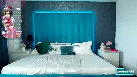 eveeevian online show from November 11, 2025, 9:53 am