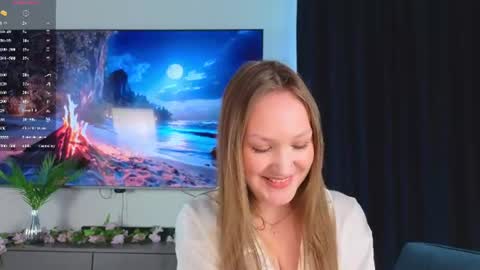 Snapshot of evegreenlee chatting on June 12, 2026, 7:07 am evegreenlee online show from June 12, 2026, 7:07 am
