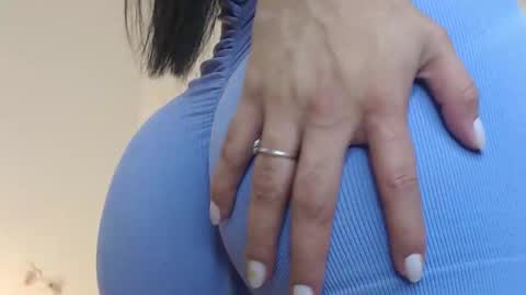 BELLA online show from October 25, 2025, 12:02 pm