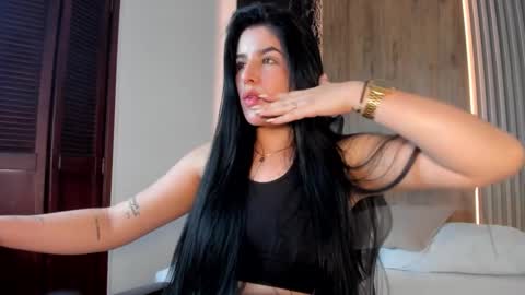 E V E L I N online show from February 3, 2026, 2:10 am