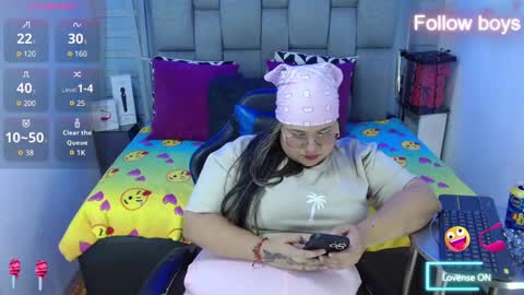 evelin zaens online show from October 22, 2025, 5:08 am