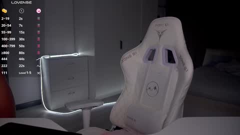 Evelina online show from February 16, 2026, 6:04 pm