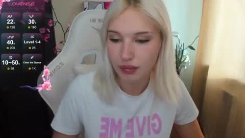 Evelina online show from June 26, 2026, 1:32 am