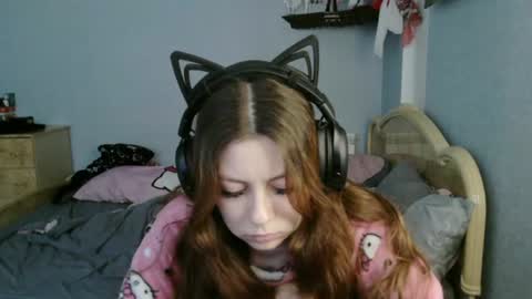 Snapshot of evelinamercer chatting on July 24, 2026, 11:30 am Alice 3 online show from July 24, 2026, 11:30 am